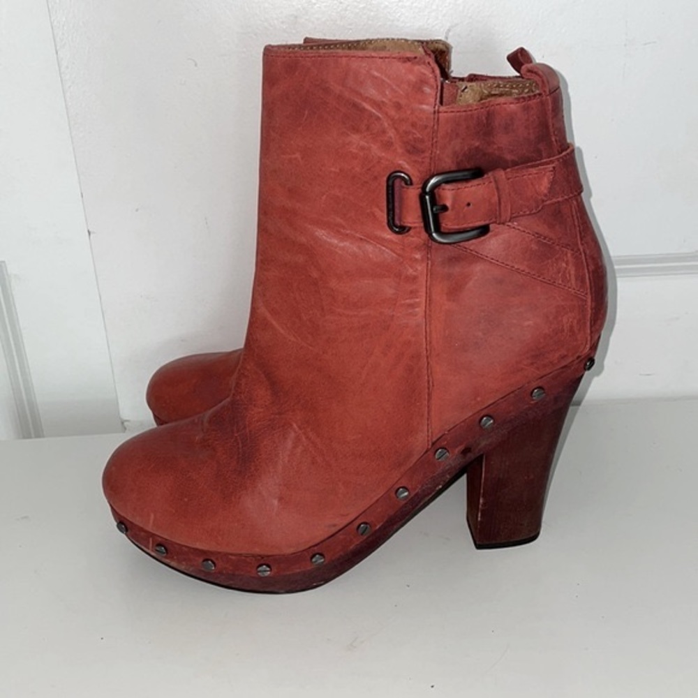 Dr. Scholl’s Women’s Flame Clog Boots size 7/ 38EU Genuine Leather Platform Heel